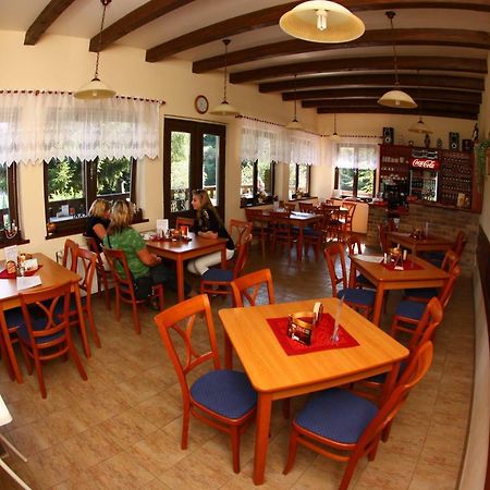 Yacht Club Barrandov Hotell Kožlí u Orlíka Exteriör bild