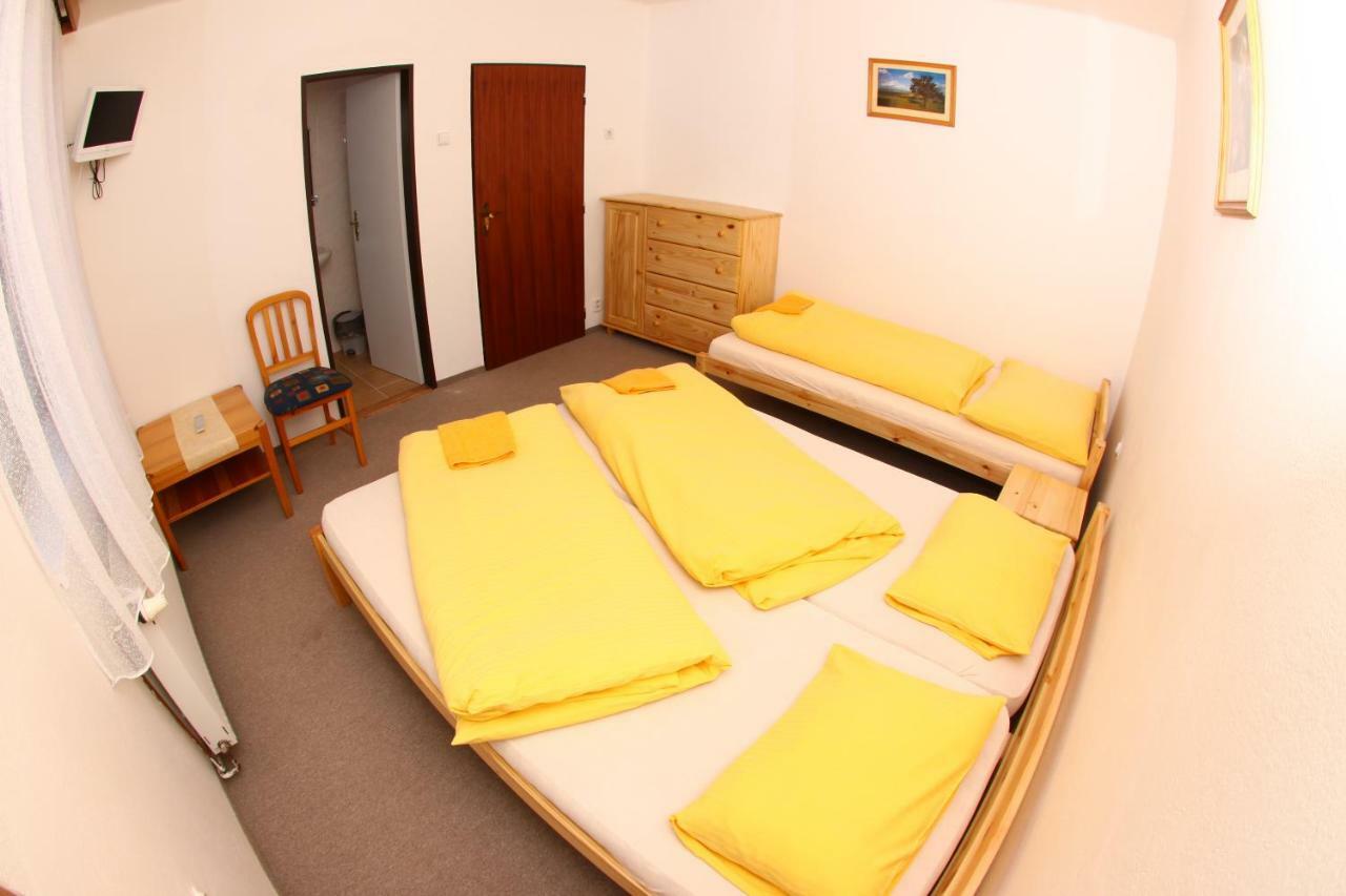 Yacht Club Barrandov Hotell Kožlí u Orlíka Exteriör bild