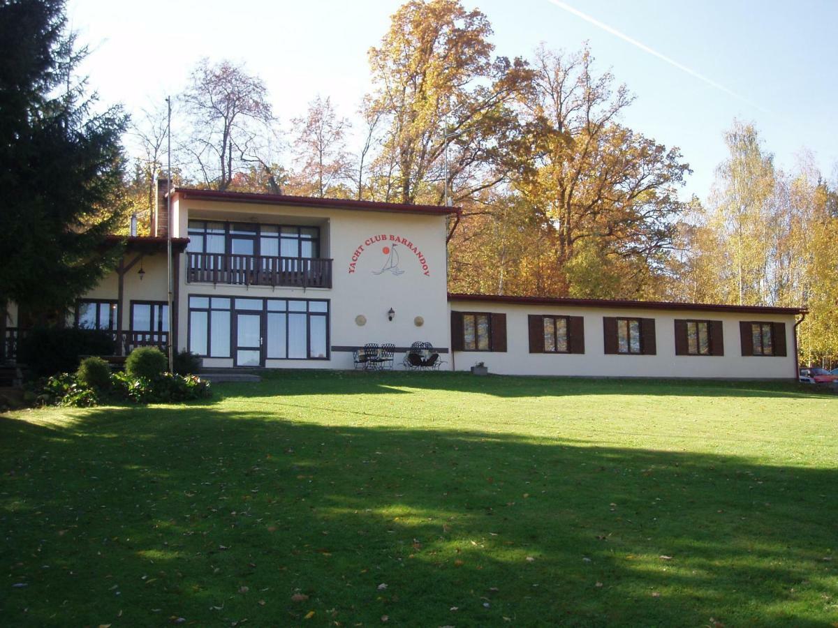 Yacht Club Barrandov Hotell Kožlí u Orlíka Exteriör bild
